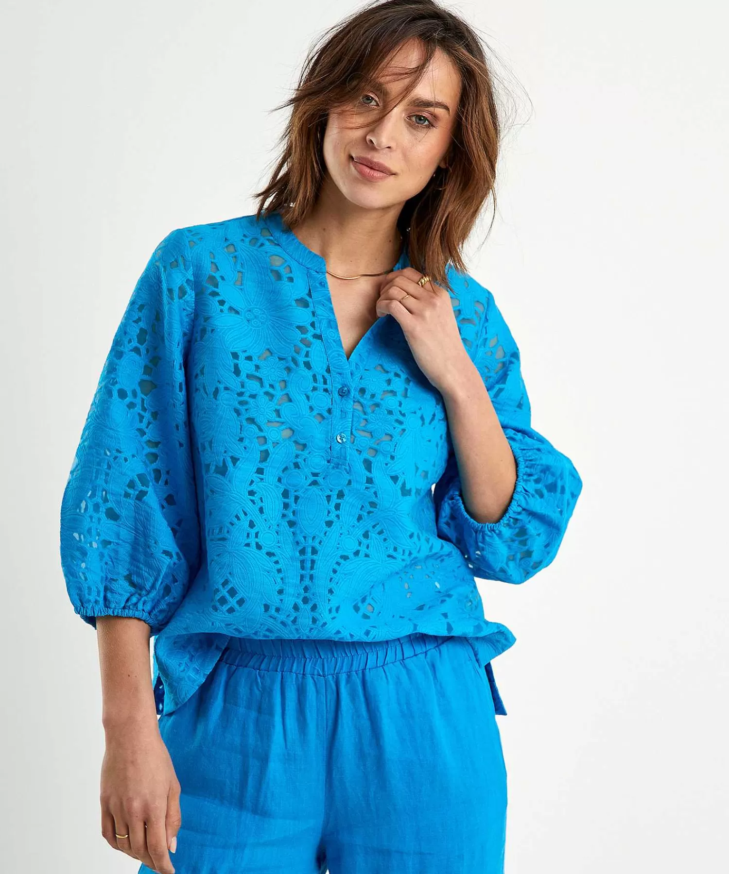 Blouses^KYRA Ausbrenner Blouse Bloemen Tamara