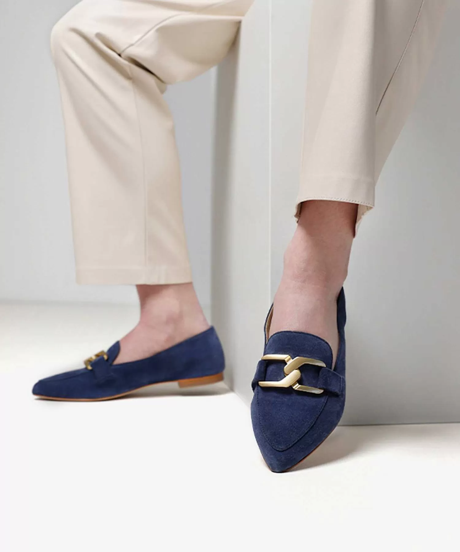 Schoenen^VIA VAI Suede Loafer Gesp Naomi Sharp